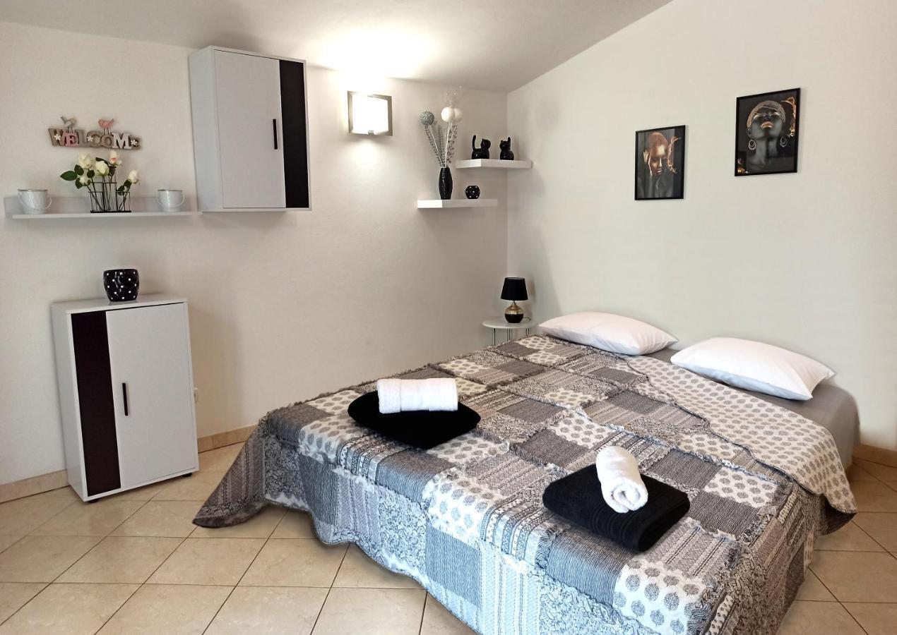 PUY Apartman Dora מראה חיצוני תמונה